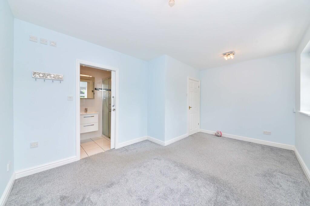 3 Deeley Close - ...