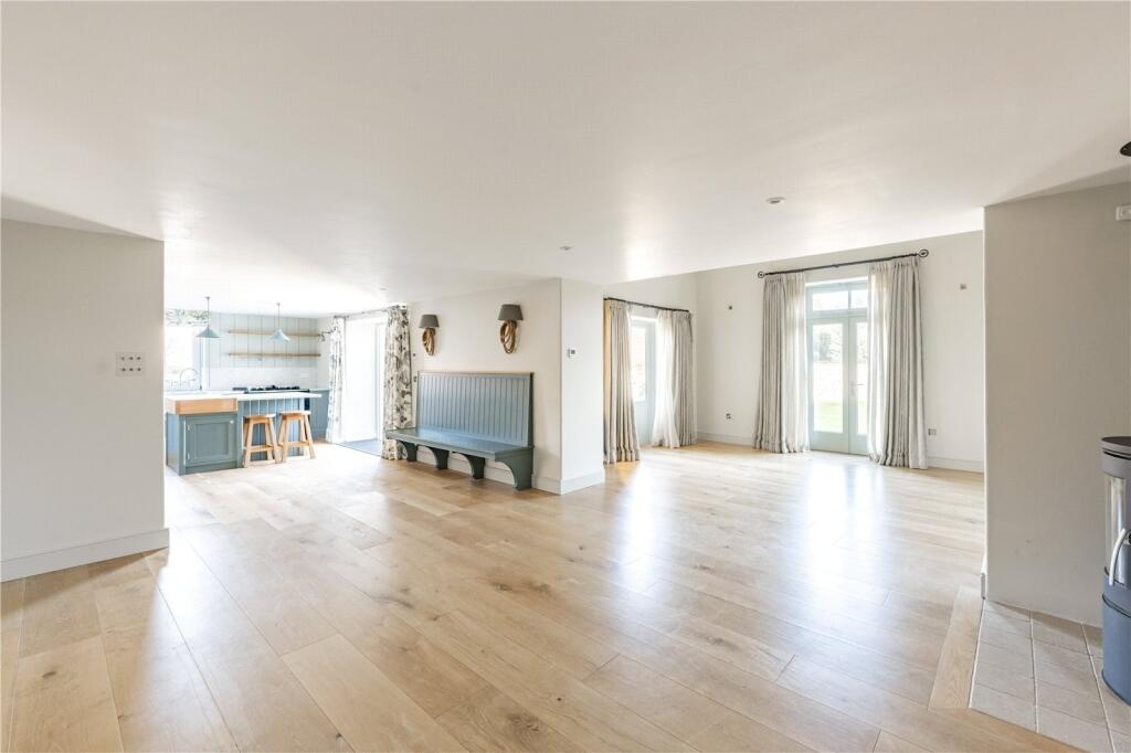 Kitchen Dining Area