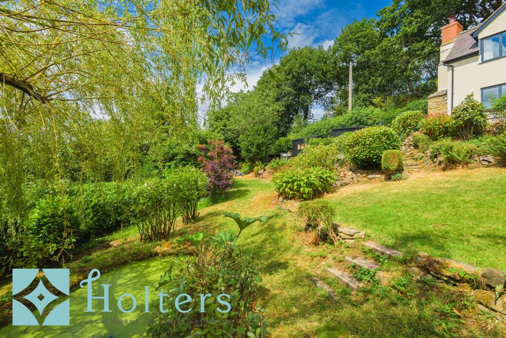 Charles's Cottage, Round Oak-41.jpg