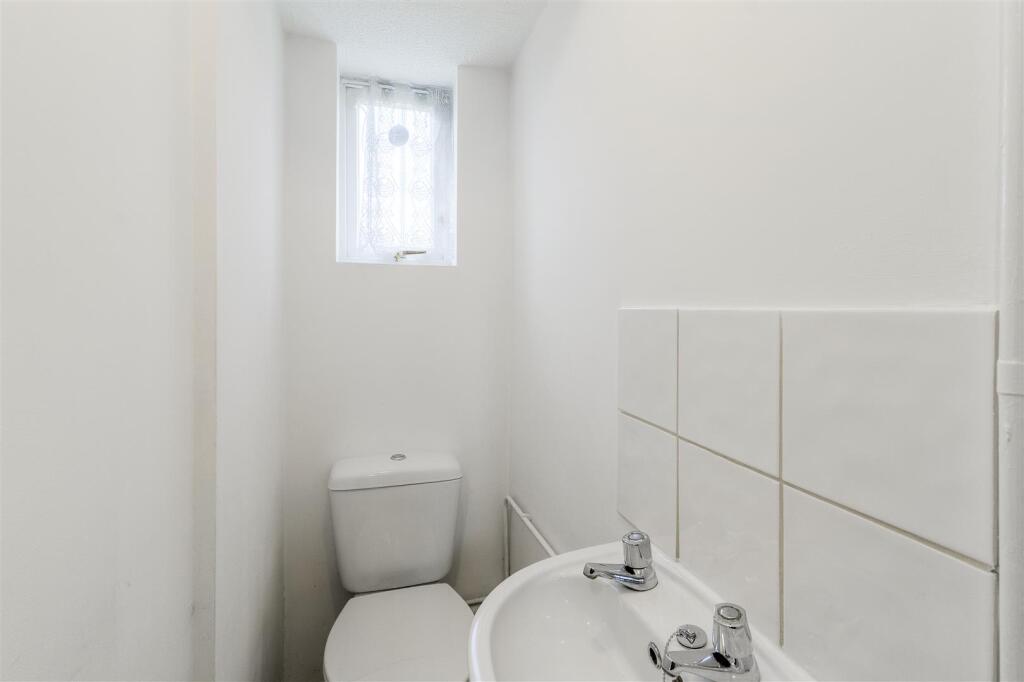 Cloakroom/WC