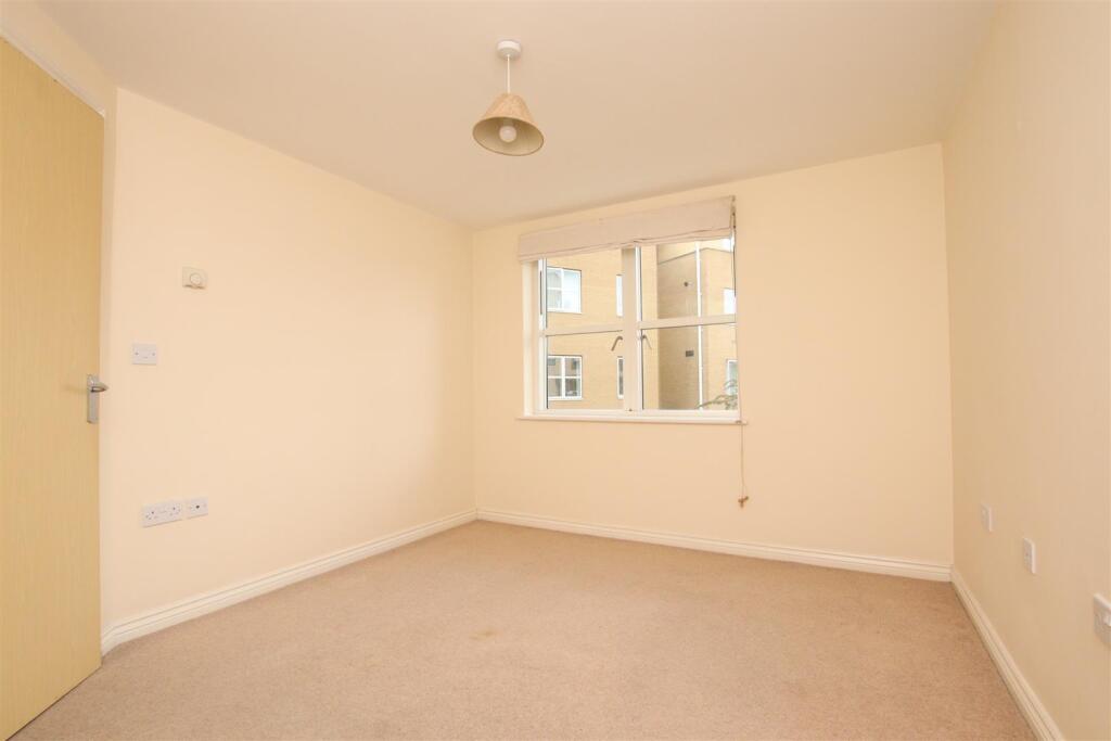 Bedroom 1.JPG