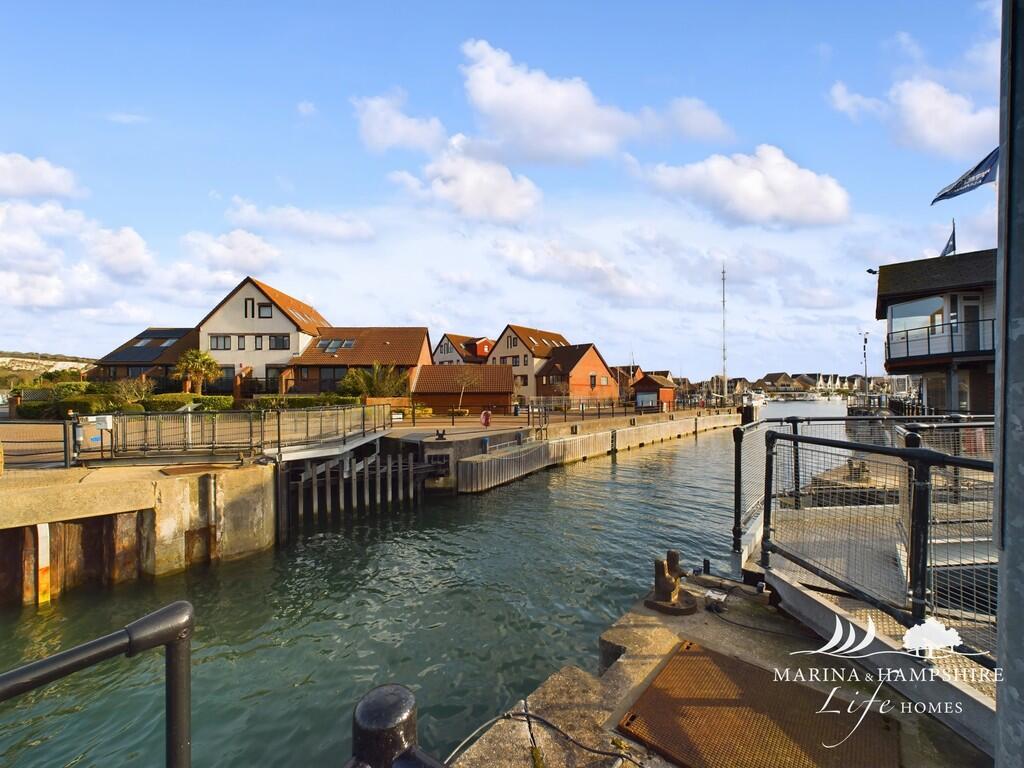 CAM03691G0-PR0028...