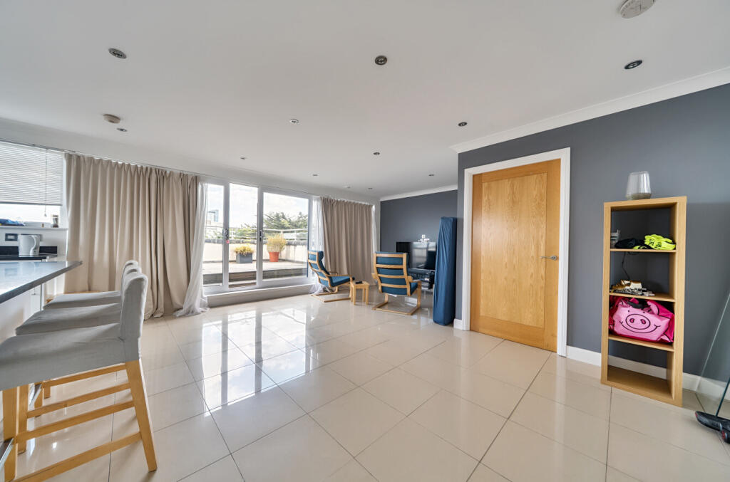 16-681e00e647774-...