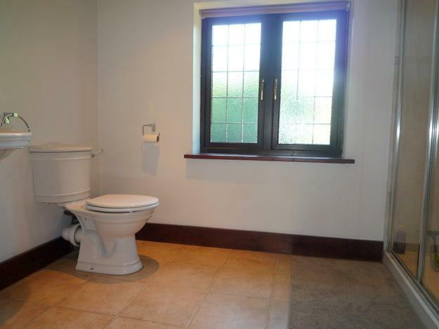 ENSUITE SHOWER ROOM
