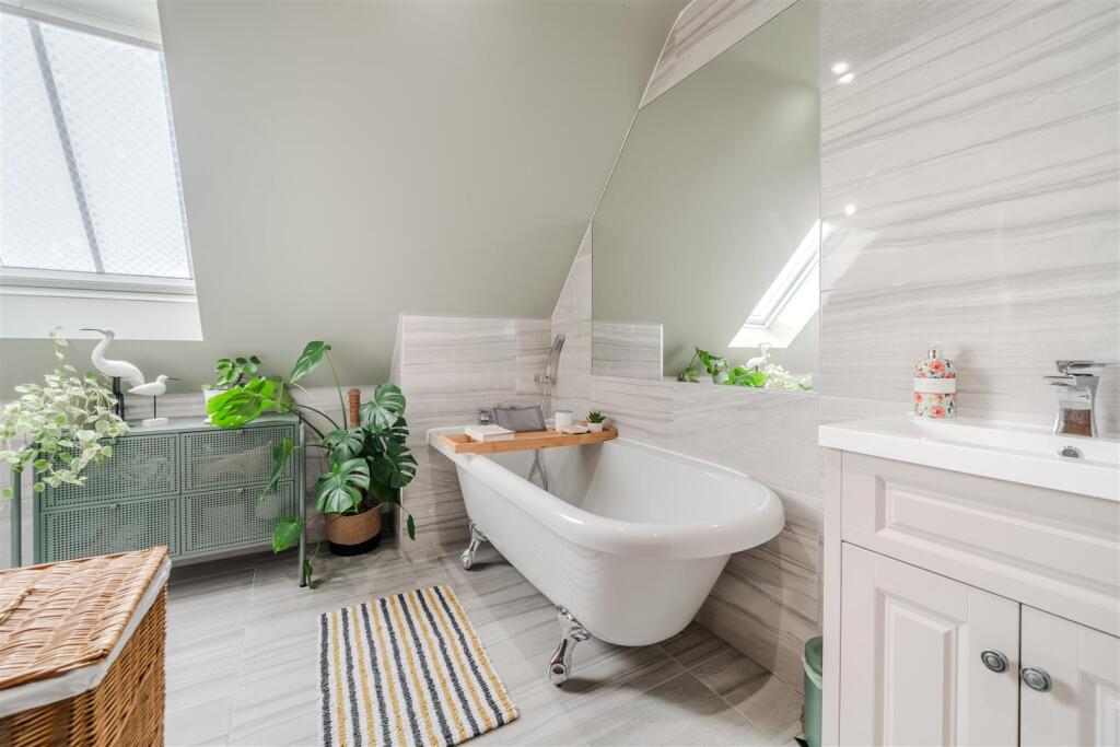 Bathroom-4.jpg
