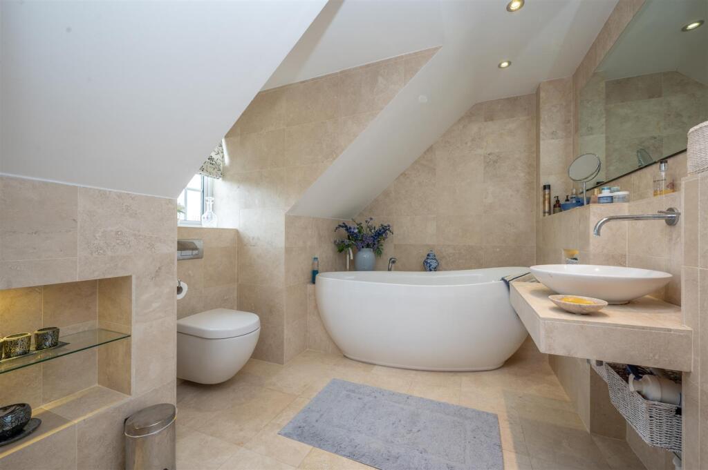 Principle Bedroom En-Suite