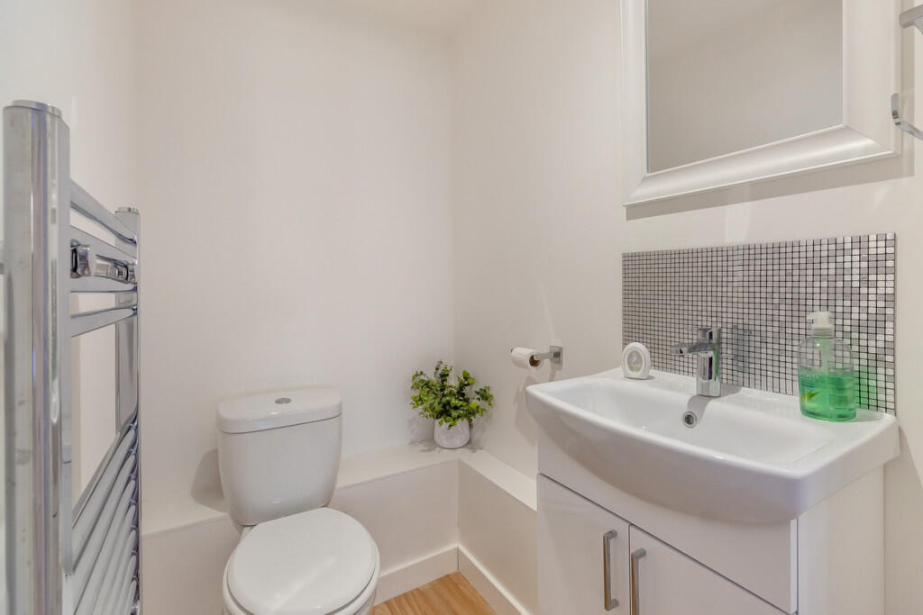 8659646-interior1...