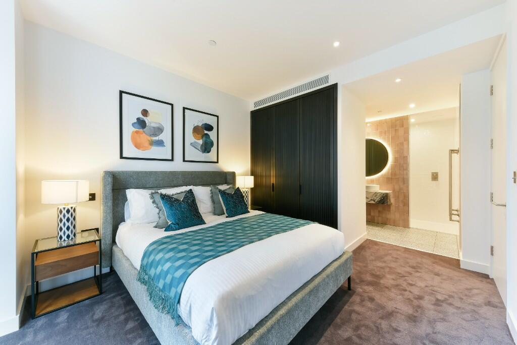Principle bedroom