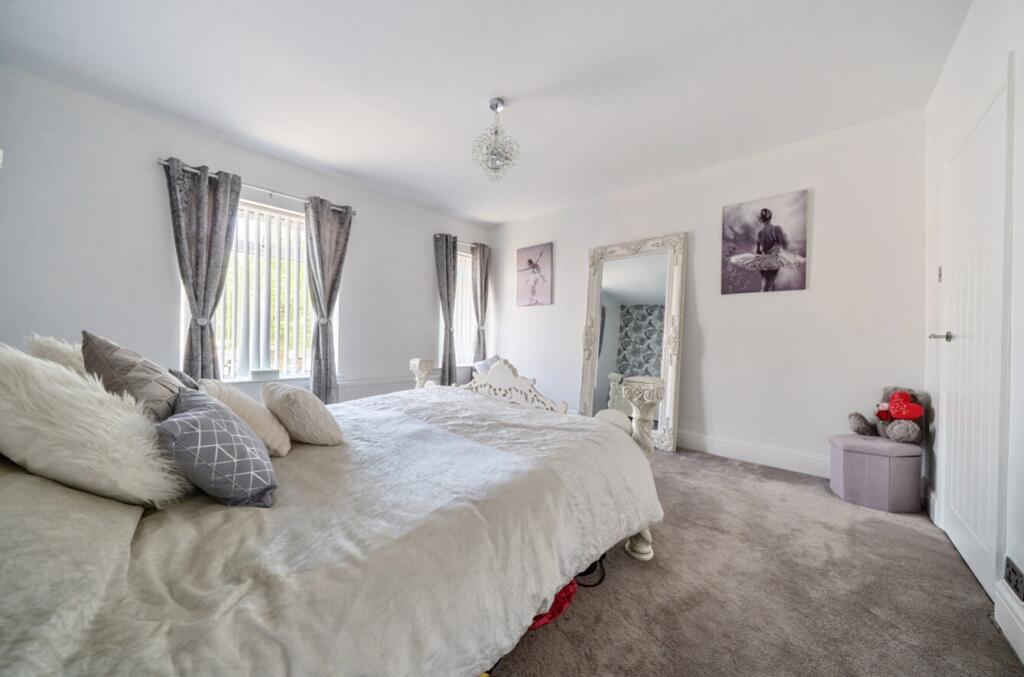 1297866-3-68309662df47f-ARW