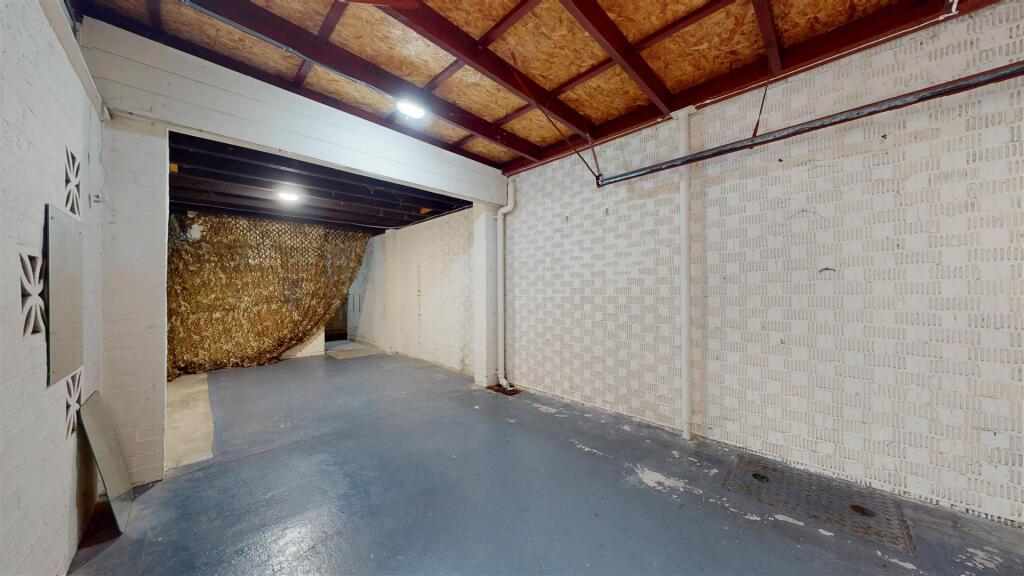 Humber Crescent Garage