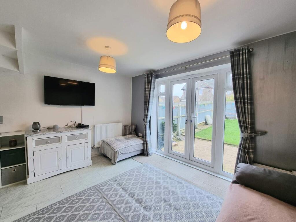 Open Plan Kitchen / Lounge