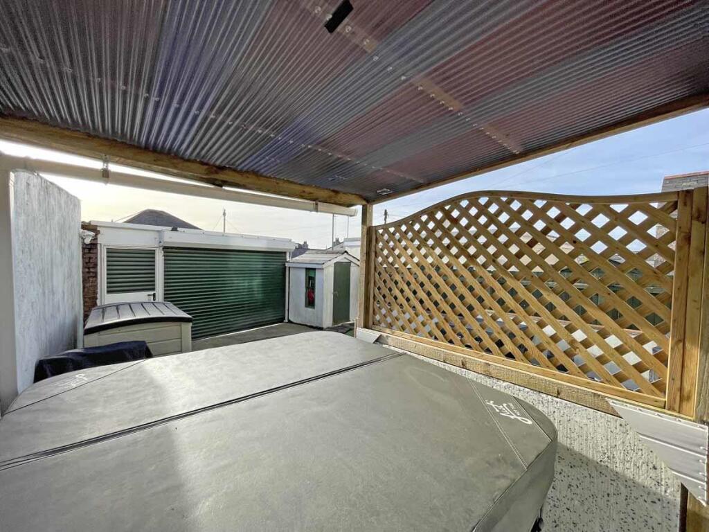 Fort Austin Avenue 28 Garden 2.jpg