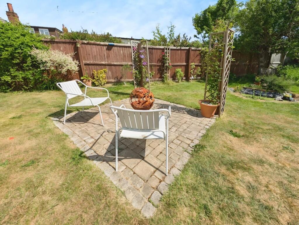 ef12ce5c-patio.jpg