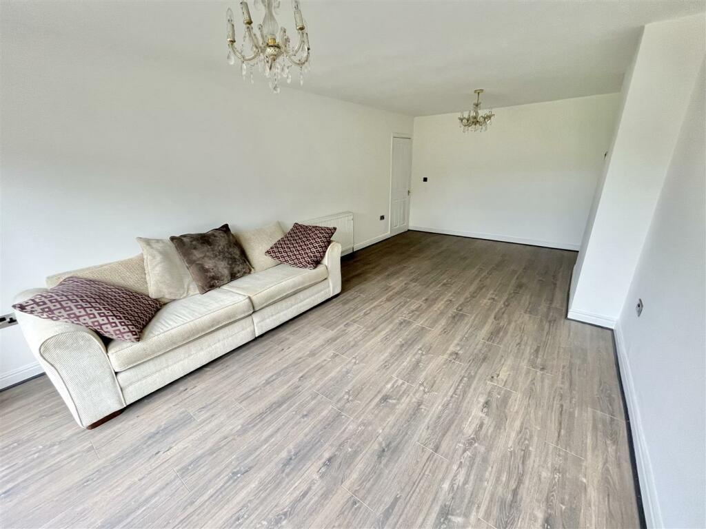 Lounge Aspect 3.jpg
