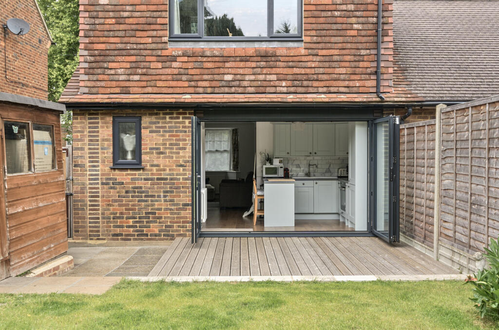 1304621-9-684896e...