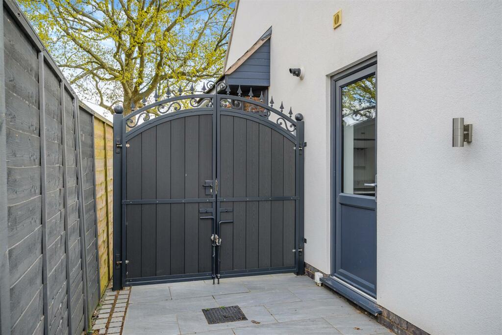 8593312-exterior20.jpg