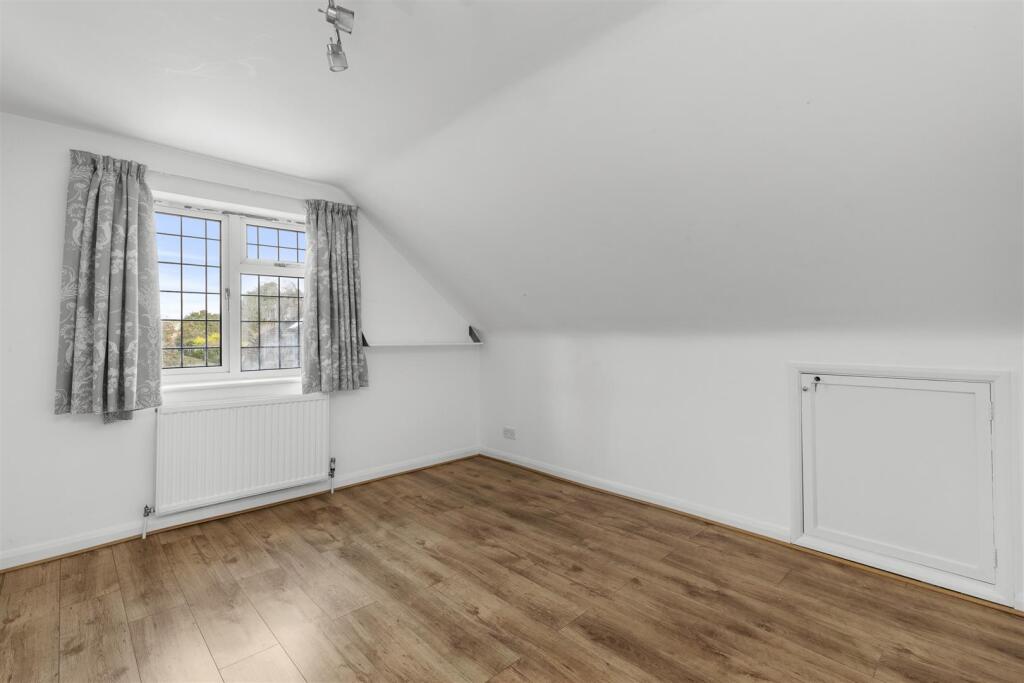 81 Sheepcote Dell Rd, HP15 6TL-2.jpg