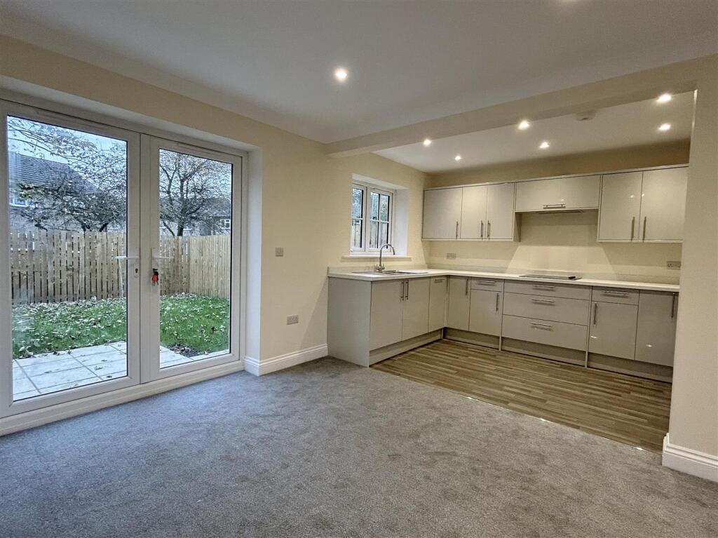 Kitchen &amp; Dining Area