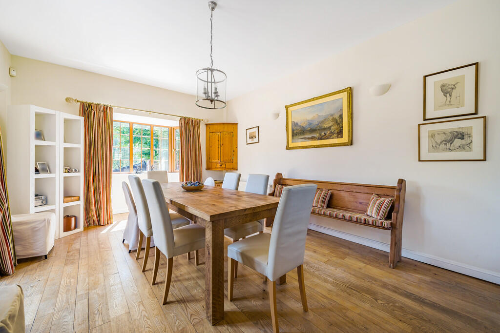 Dining Room to Ma...