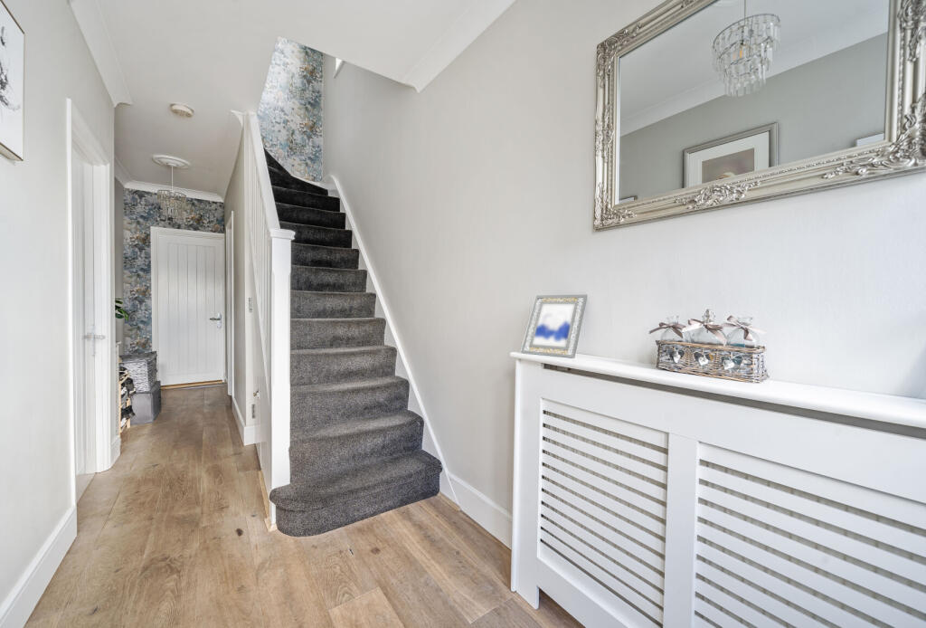 1299454-11-683748...