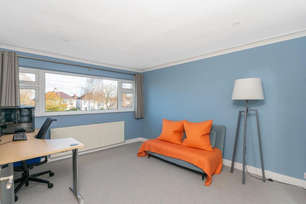 1B2H9RDD - Bedroom H.jpg