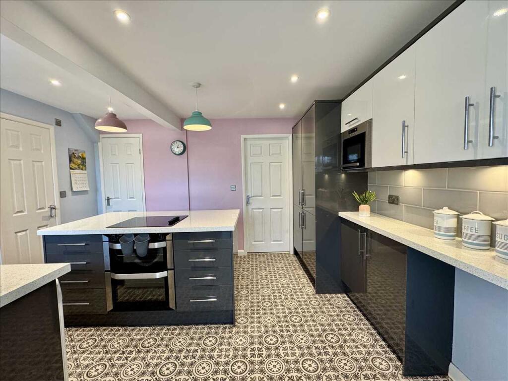 LIVING KITCHEN