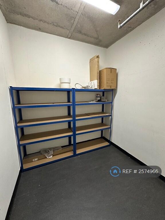 On-Floor Storage