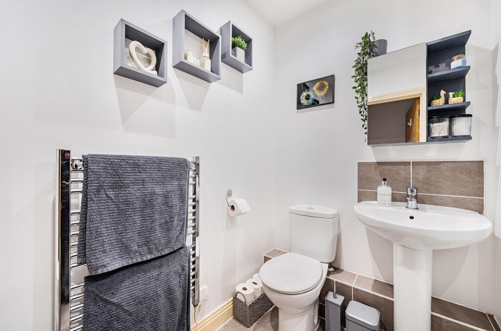 1376089-12-691229...