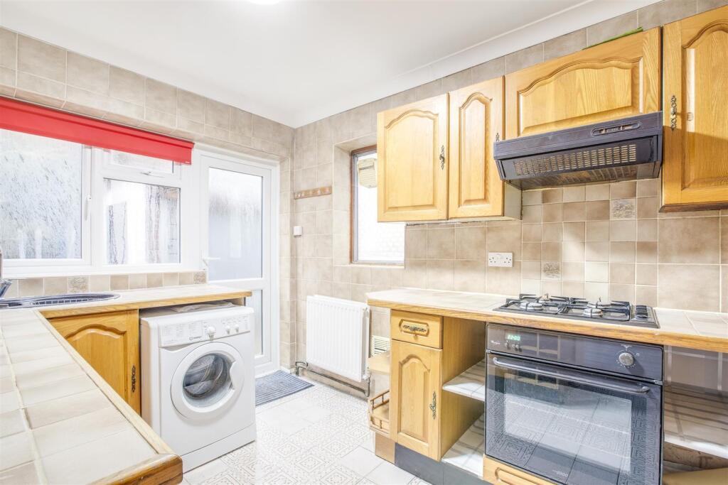 109 Arnison Avenue, HP13 6BU-9.jpg