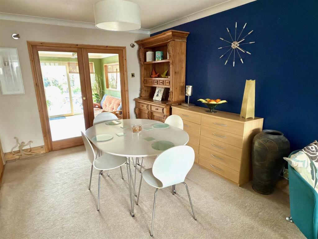 DINING AREA.jpg