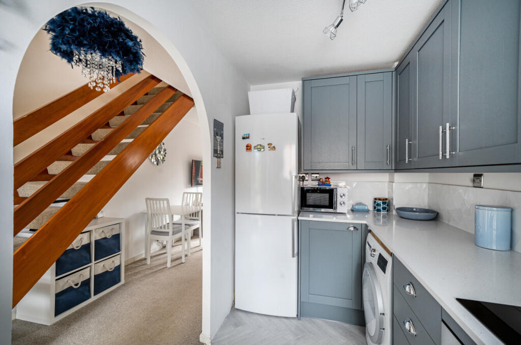 1330109-7-688784d...