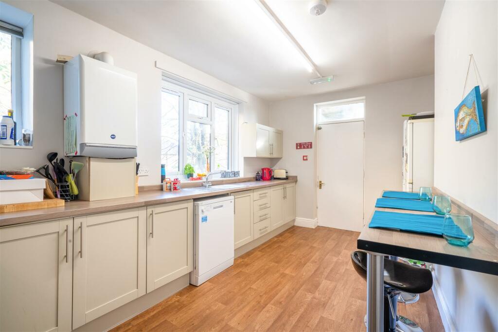 Kitchen.jpg