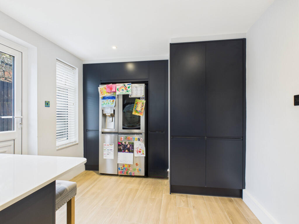 CAM01984G0-PR0527-STILL011