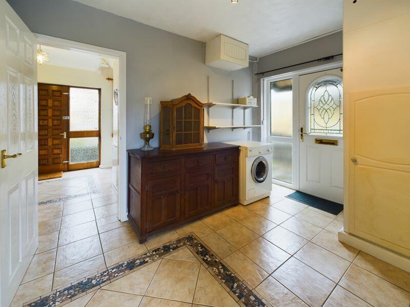 Utility room to hallway