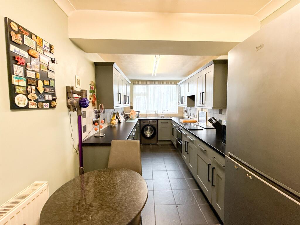 Breakfasting Kitchen