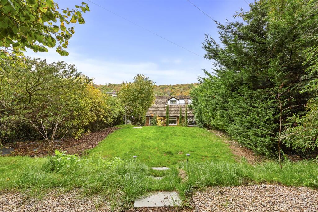 47 Arundel Road, HP12 4NF-9.jpg