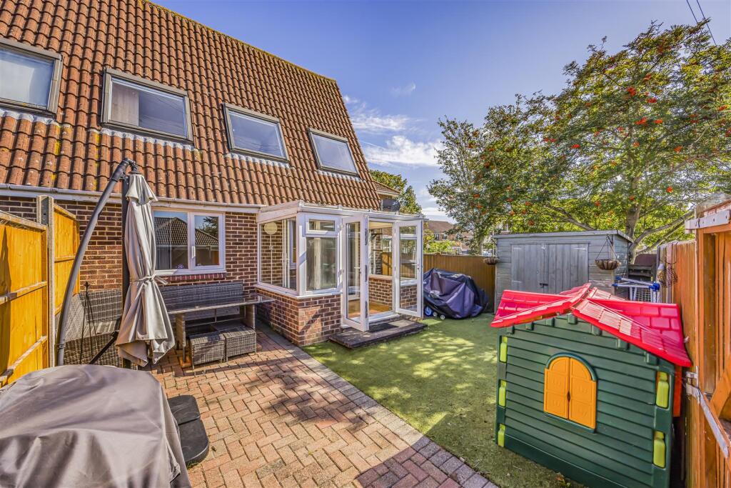 17 Kingfishers, Fareham-PorticoMarketing-SoldBy-29