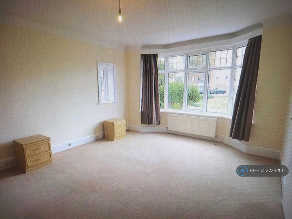 Large Master Bedroom With Ensuite
