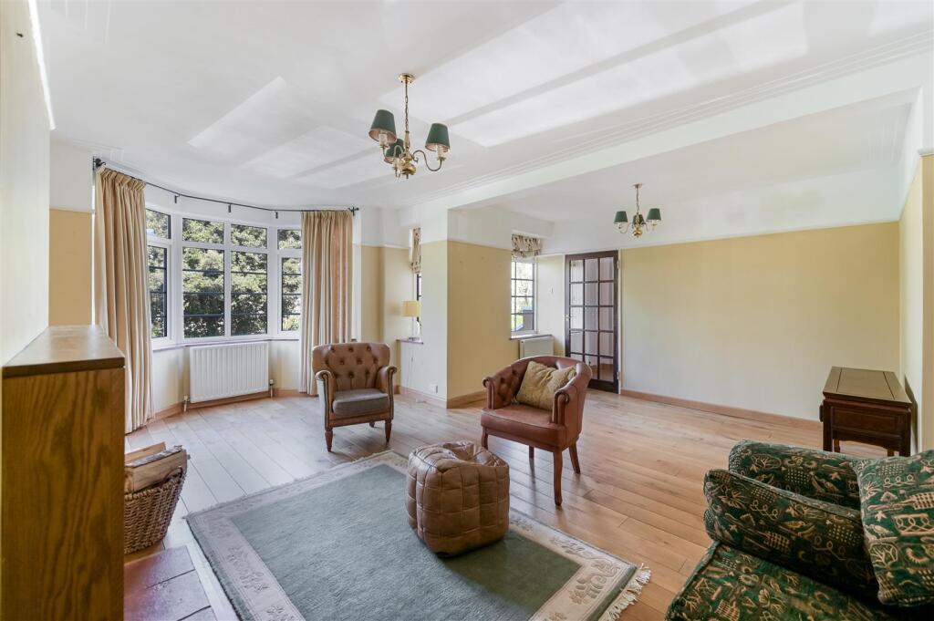 THE CHILTERNS,2-22.jpg