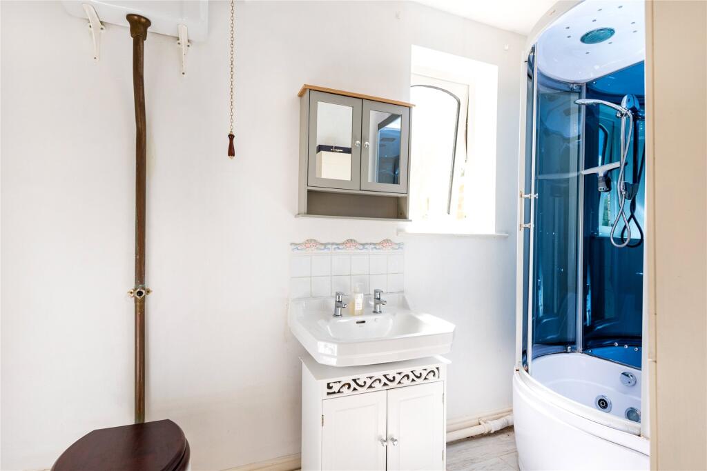 Family Shower Room