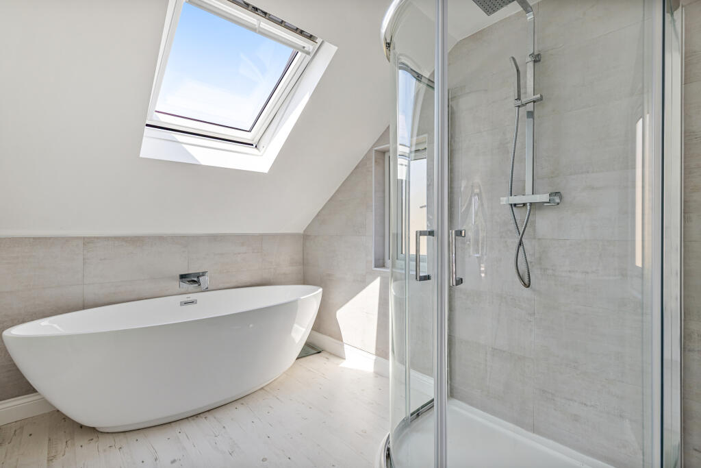 A54 - 6 Furzehill Road Heybrook Bay - 250718