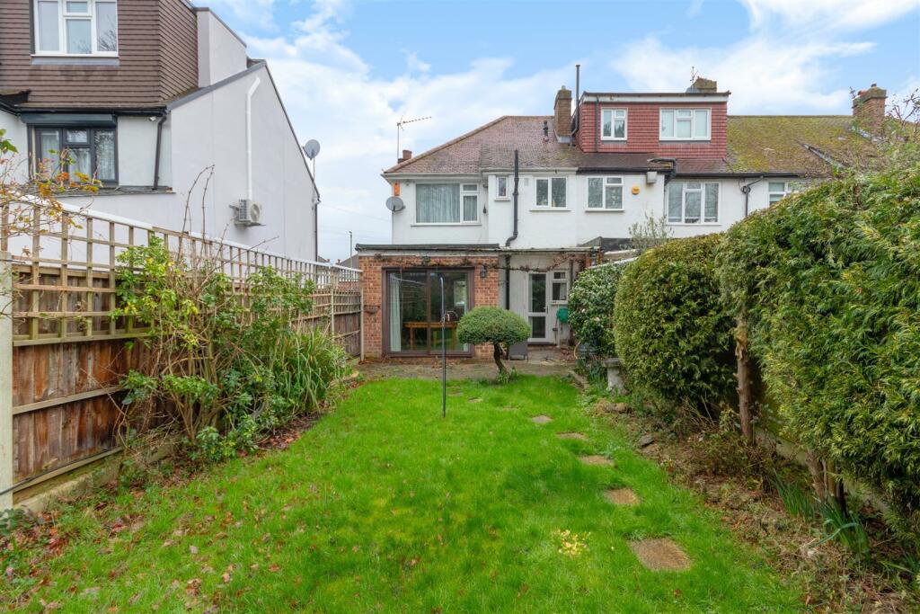 Hillcross Avenue