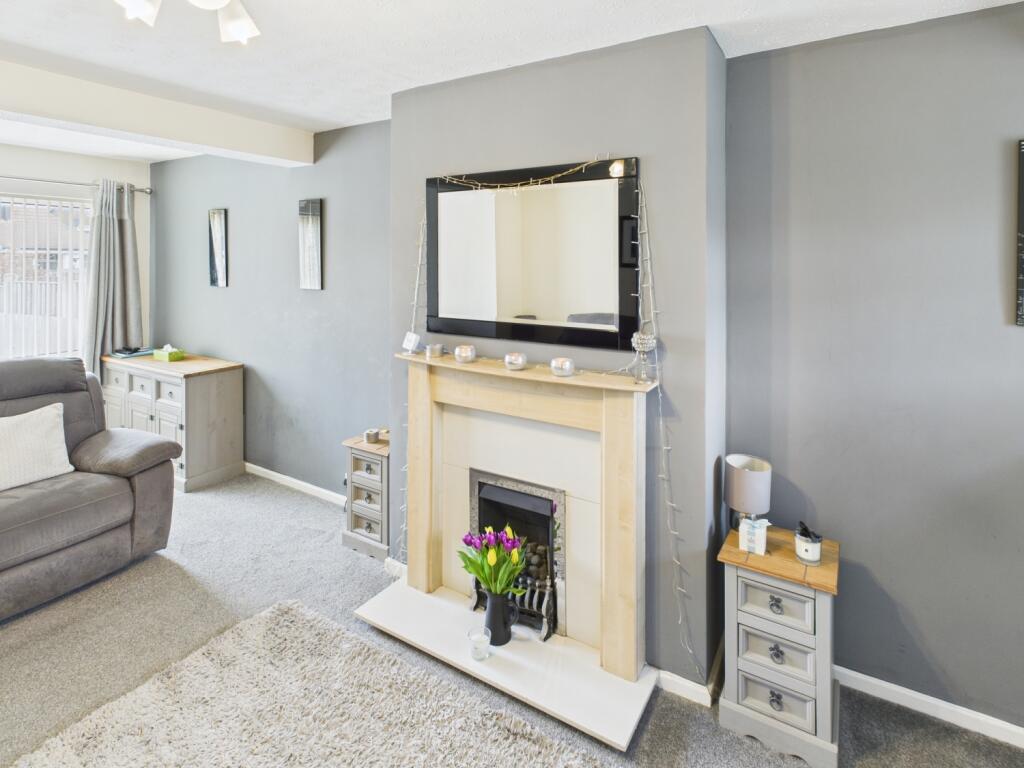 CAM04233G0-PR0019-STILL027