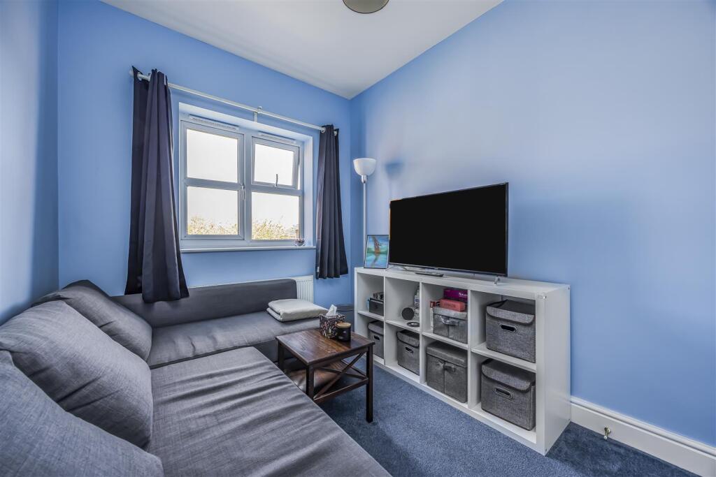 18 Cawley Road, Chichester-PorticoMarketing-Nexa-3