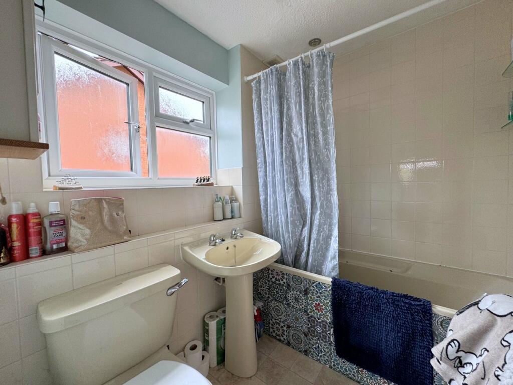 En-Suite Bathroom