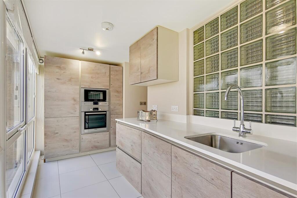 4_Kitchen-1.jpg