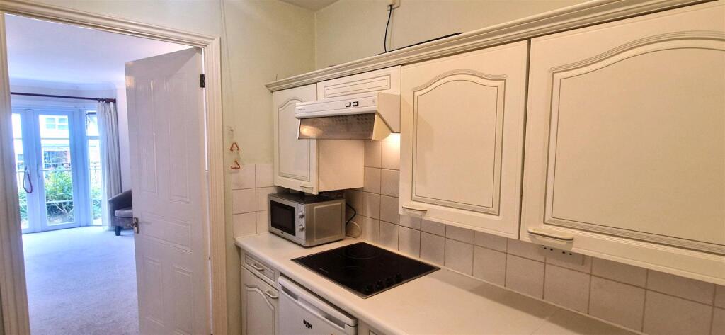 KITCHEN TO LOUNGE.jpg