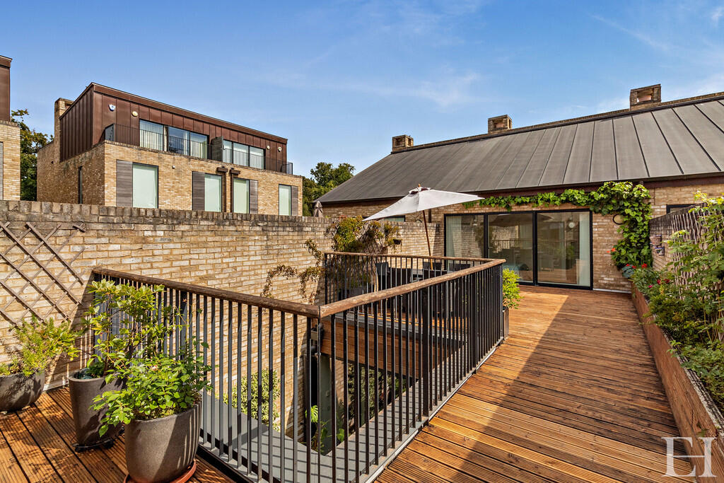 8646083-exteriorW...