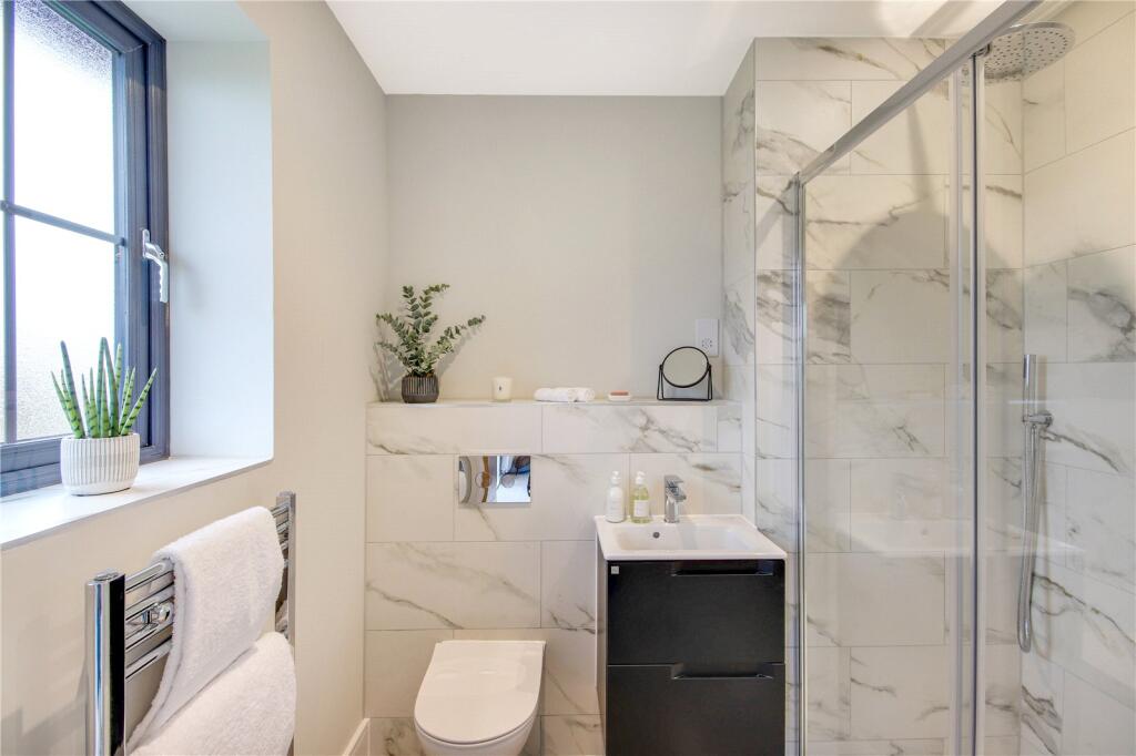 Cleves En Suite