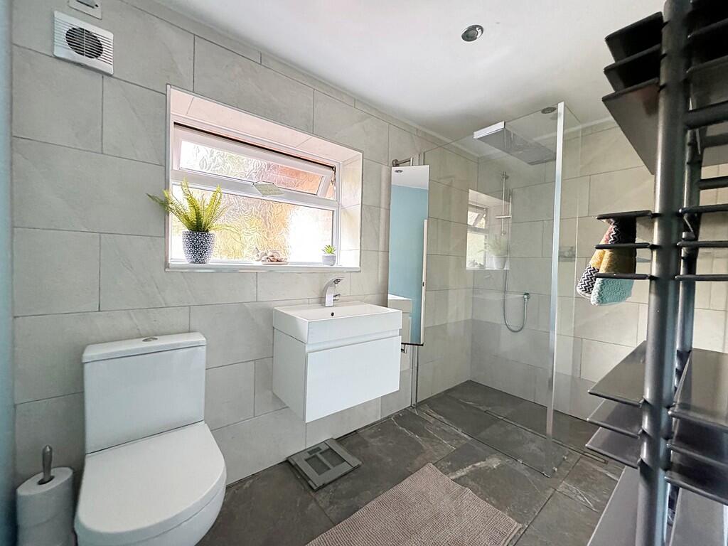 Ground Floor Show...